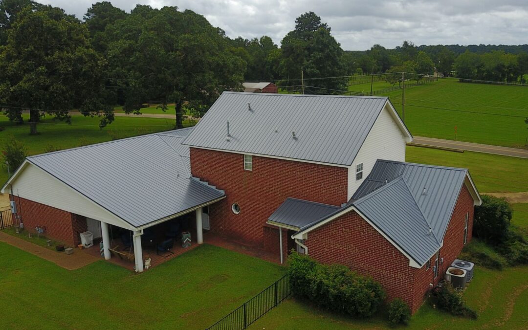 Choosing a Metal Roof vs Asphalt Shingle Roof